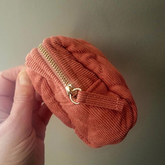 Sezane France Quilted Rust Orange Cosmetic Case Bag Lifestyle Sustainable Paris - Picture 10 of 11